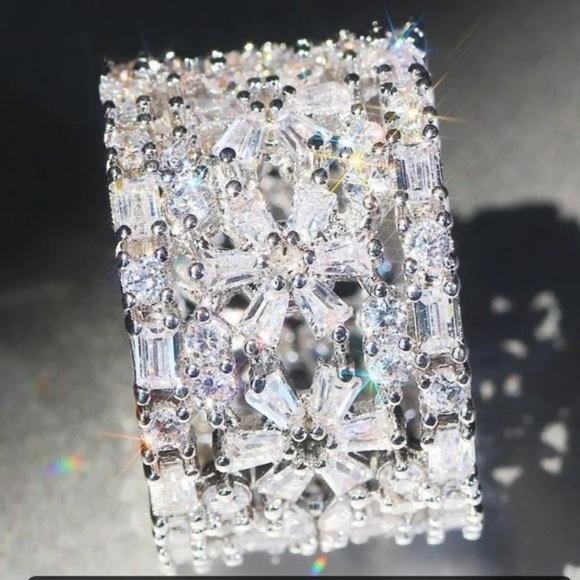 New 18CT 925 Sterling Silver Diamond Ring - Picture 4 of 6